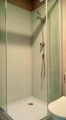 Salle de bains dans l'établissement Villa à quelques pas de la plage
