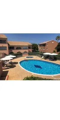 Piscine de l'établissement linguizzetta , les marines de bravone ou située à proximité