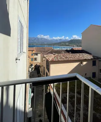 Balcon ou terrasse dans l'établissement Appartement vue Mer en plein centre