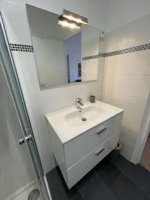 Salle de bains dans l'établissement Appartement vue Mer en plein centre