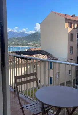 Vue générale sur la montagne ou vue sur la montagne depuis l'appartement