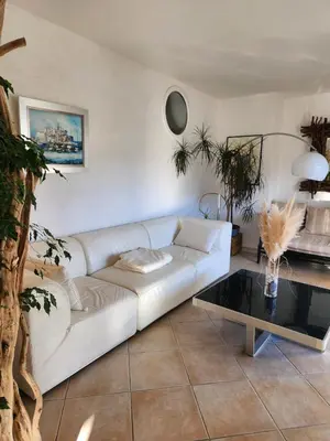 Coin salon dans l'établissement Appartement centre de calvi
