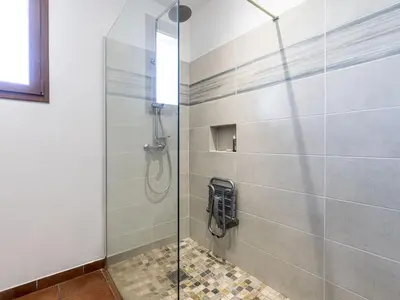 Salle de bains dans l'établissement Holiday Home Casa Féminiccia by Interhome