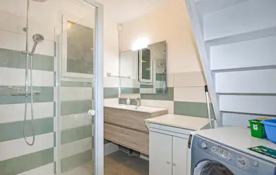 Salle de bains dans l'établissement Villa Piscine Privée