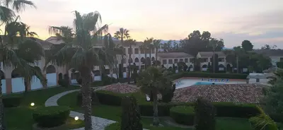 Piscine de l'établissement Appt 4-6 couchages climatisé avec 2 piscines et 200 m des plages et criques ou située à proximité