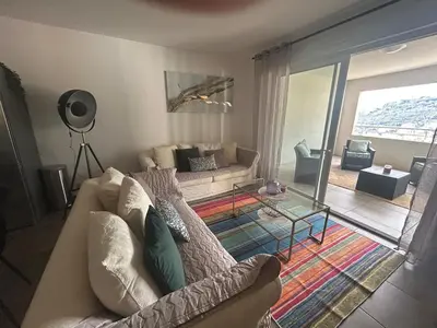 Coin salon dans l'établissement Superbe t2 route de ville Bastia