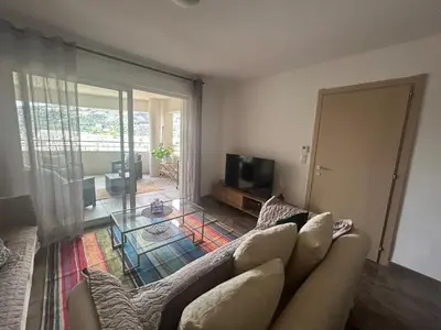 Télévision ou salle de divertissement dans l'établissement Superbe t2 route de ville Bastia