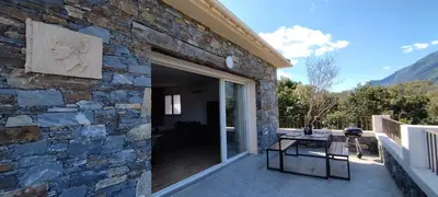 Vue générale sur la montagne ou vue sur la montagne depuis la villa