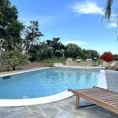 FURIANI Appartement avec Piscine dans Villa