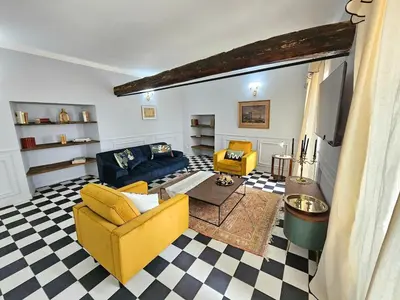 Coin salon dans l'établissement Magnifique villa avec piscine- hauteurs de Bastia
