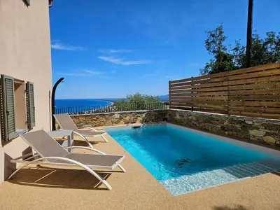 Piscine de l'établissement Magnifique villa avec piscine- hauteurs de Bastia ou située à proximité