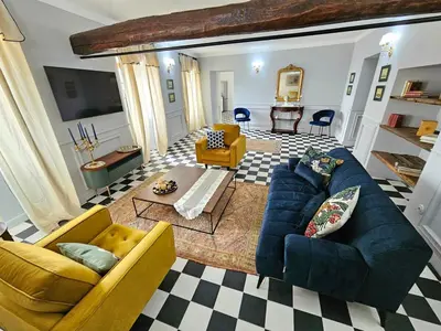 Coin salon dans l'établissement Magnifique villa avec piscine- hauteurs de Bastia