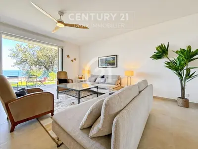 Coin salon dans l'établissement Superbe appartement T4 vue mer - Calvi