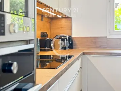 Cuisine ou kitchenette dans l'établissement Superbe appartement T4 vue mer - Calvi