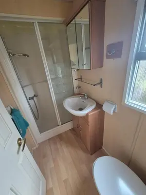 Salle de bains dans l'établissement Casa à leccia