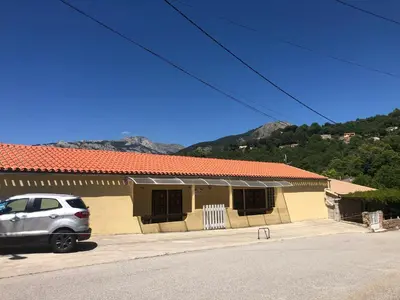 Vue générale sur la montagne ou vue sur la montagne depuis l'appartement