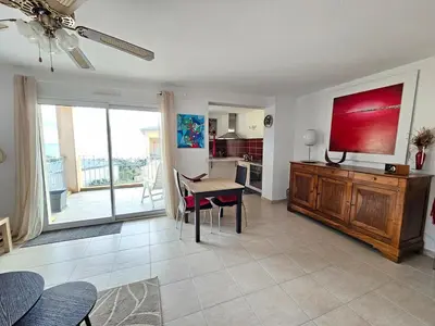 Cuisine ou kitchenette dans l'établissement Bel appartement Erbalunga- A deux pas de la plage