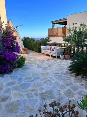 Jardin de l'établissement Corsica Sant Ambroggio House of Blanche