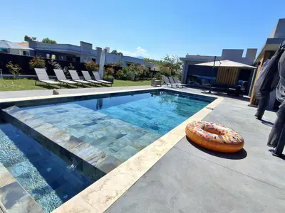 Piscine de l'établissement Villa bord de mer avec piscine ou située à proximité