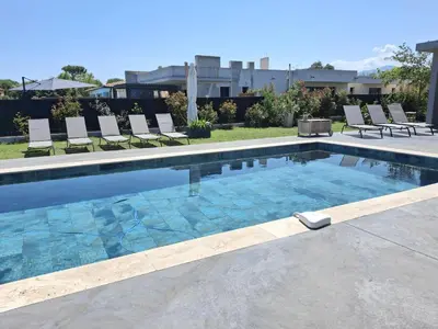 Piscine de l'établissement Villa bord de mer avec piscine ou située à proximité