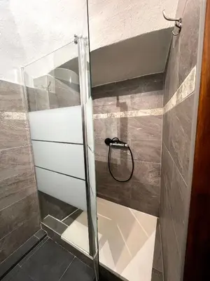 Salle de bains dans l'établissement Joli T3 dans le centre de Bastia