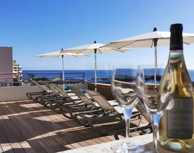 Vue générale sur la mer ou vue sur la mer prise depuis l'hôtel