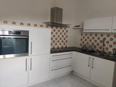 Cuisine ou kitchenette dans l'établissement VILLA PROCHE de la PLAGE, VUE MER avec PARKING