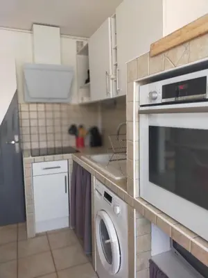 Cuisine ou kitchenette dans l'établissement Grand studio , proche port Bastia