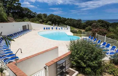 Piscine de l'établissement Les étoiles de Balagne ou située à proximité