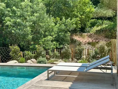 Piscine de l'établissement Casa di l'Ortu - Villa neuve avec piscine privée chauffée ou située à proximité