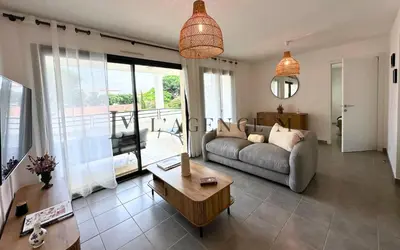 Coin salon dans l'établissement Appartement Petru Paisible & spacieux