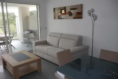 Coin salon dans l'établissement Very nice apartment 100 meters Calvi beach