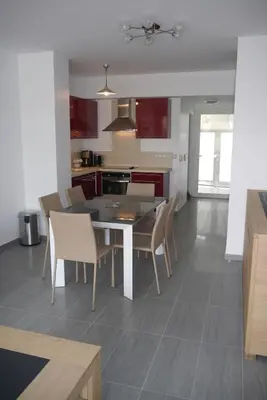 Cuisine ou kitchenette dans l'établissement Very nice apartment 100 meters Calvi beach
