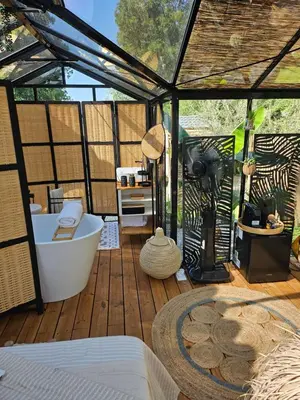 Balcon ou terrasse dans l'établissement L orangerie de casaoma