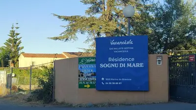 Certificat, récompense, panneau ou autre document affiché dans l'établissement Appartamento climatizzato di 42 mq a Marina di Bravone a 200m dalla spiaggia