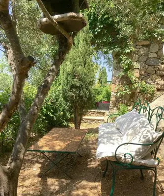 Jardin de l'établissement Historic Villa In Sant Antonino With Sea Views