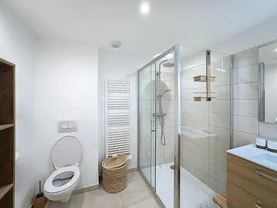 Salle de bains dans l'établissement Appartement avec vue sur la mer et la citadelle