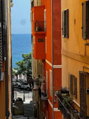 Vue générale sur la mer ou vue sur la mer prise depuis l'appartement