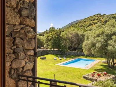 Vue générale sur la montagne ou vue sur la montagne depuis la maison de vacances