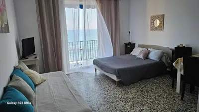 Un ou plusieurs lits dans un hébergement de l'établissement ERBALUNGA location T1 pieds dans l'eau