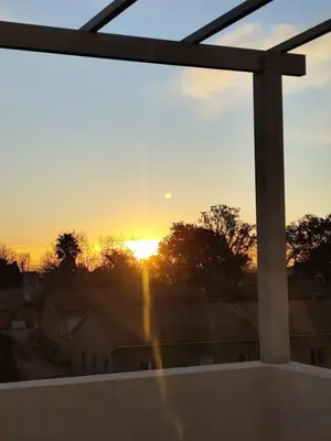 Lever ou coucher de soleil vu de l'appartement ou à proximité
