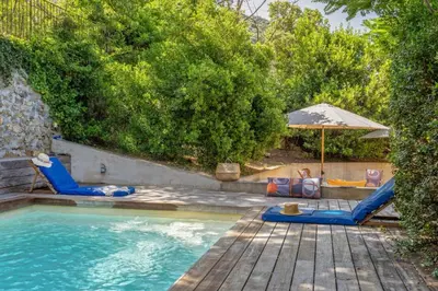 Piscine de l'établissement Maison Saligastri ou située à proximité