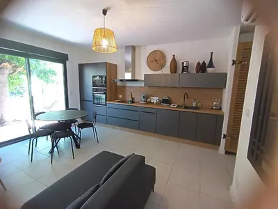 Cuisine ou kitchenette dans l'établissement le cocon gris casa marina