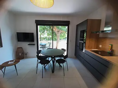 Cuisine ou kitchenette dans l'établissement le cocon gris casa marina