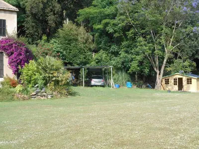Jardin de l'établissement B&B la rivière