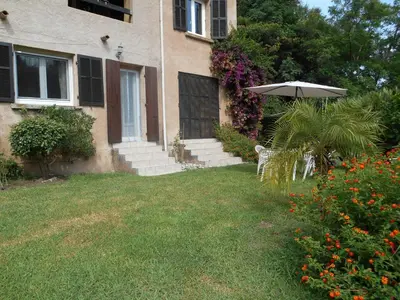 Jardin de l'établissement B&B la rivière