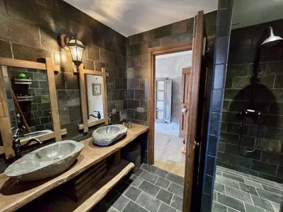 Salle de bains dans l'établissement U Loghju