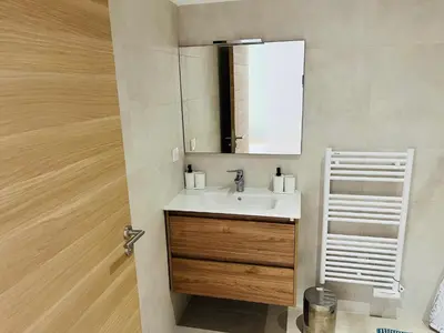 Salle de bains dans l'établissement T2 - Marine de sant ambroggio, LUMIO 20260