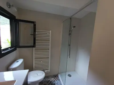 Salle de bains dans l'établissement Cap sur la mer - casa Paoli