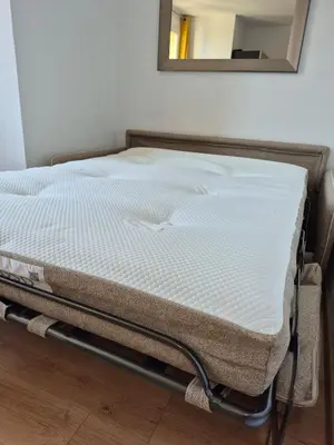 Un ou plusieurs lits dans un hébergement de l'établissement City center apartment with sea view
